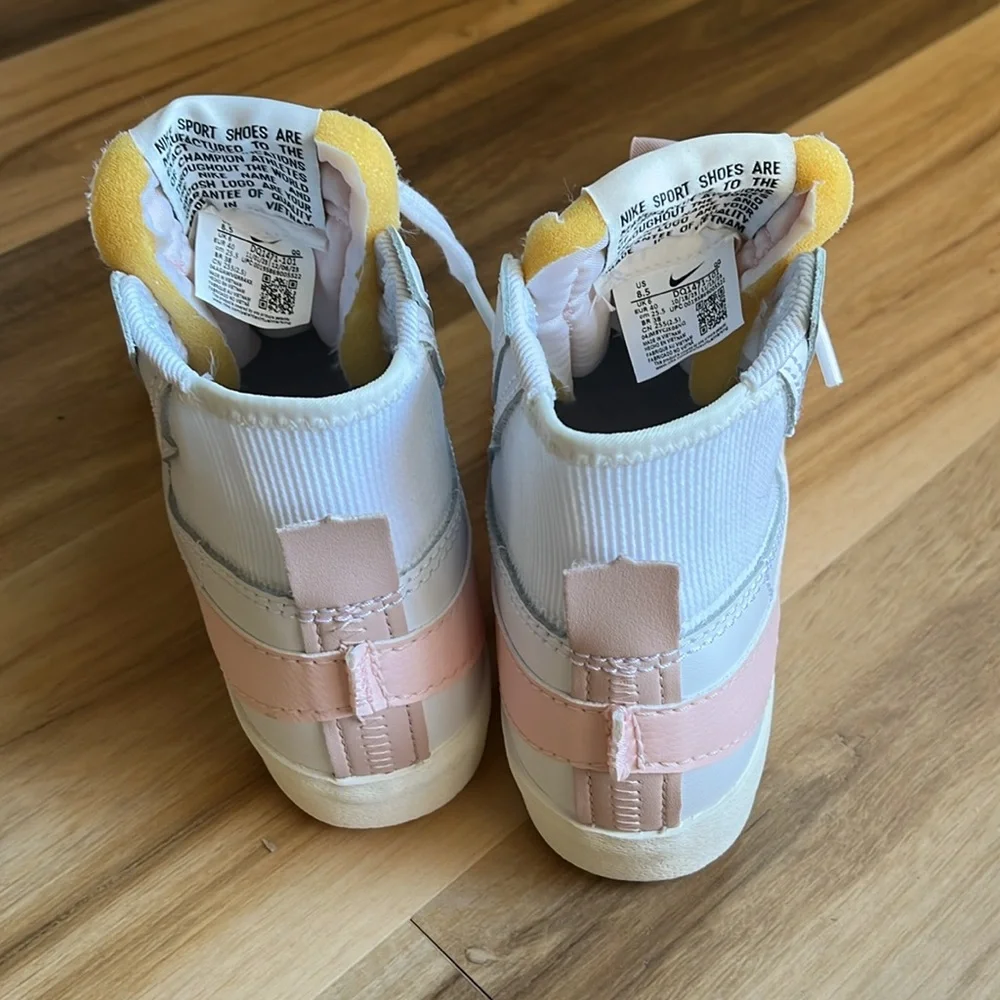 Nike Leather‎ High Top Pink And White NWOT Women’s US 8.5 UK 6